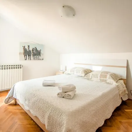Pia Villa