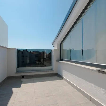 Pia Villa *
