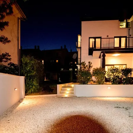 Pia Villa