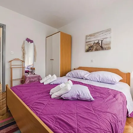 Pia Villa *