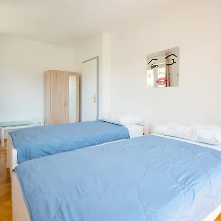Pia Villa Pula