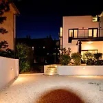 Pia Villa